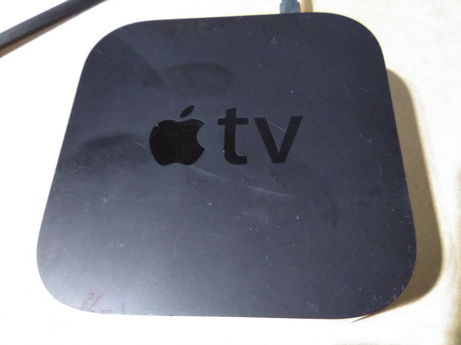 Apple TV (4th Generation) HD Media Streamer -- A1625 -- Functional! Read NO REMOTE!!!