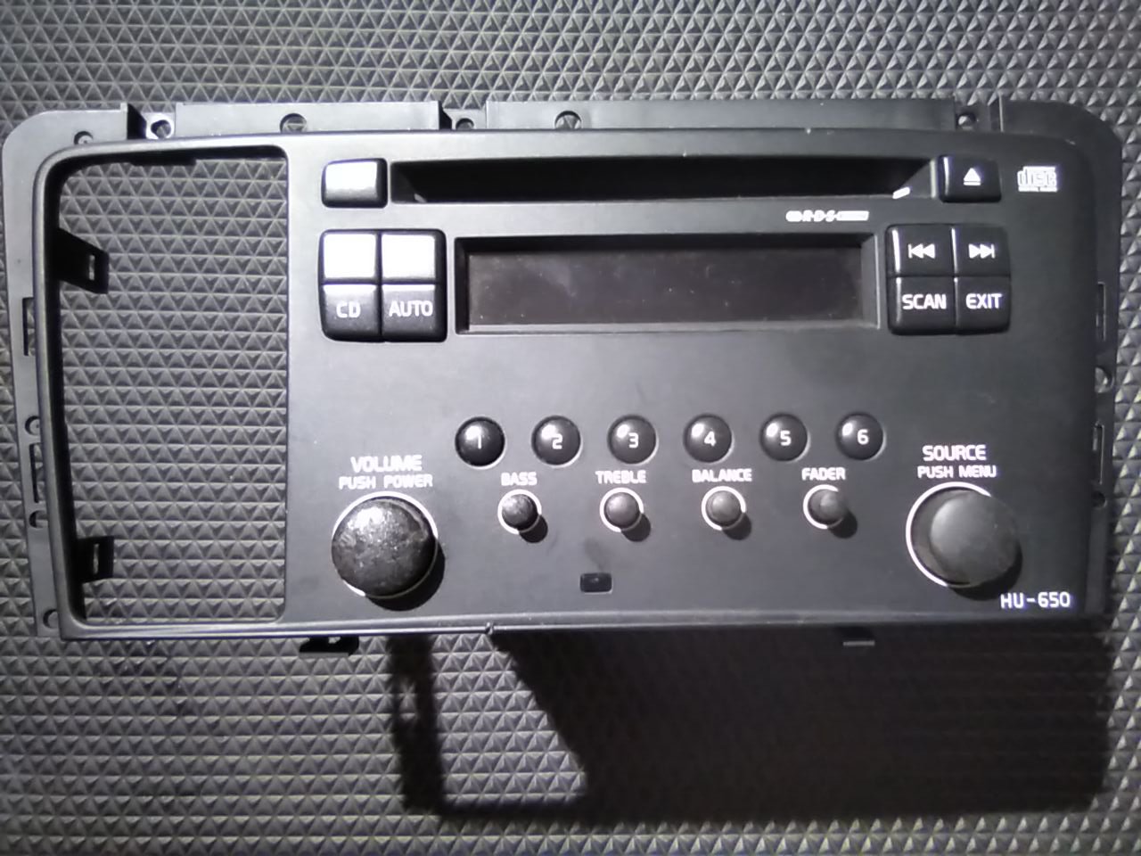 2005-2009 Volvo S60 Single Audio CD Radio Receiver HU-650 OEM 30737708-1 For: Volvo)