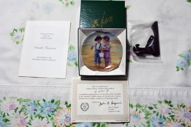 Seaside Treasures by Donald Zolan Miniature 3 1/4"" Collectors Plate with COA & Stand