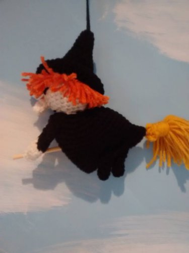 Kitchen Witch (black)