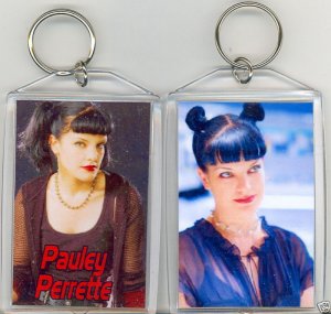 PAULEY PERRETE JUMBO KEYCHAIN  STAR OF NCIS