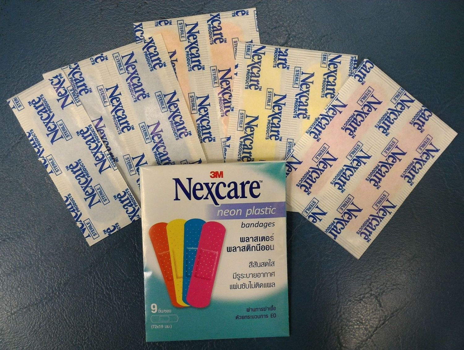 Nexcare Neon color Hypoallergenic Plastic Adhesive Bandage Plaster 5