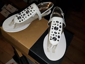 LifeStride Women's Envy Flat Sandal, White