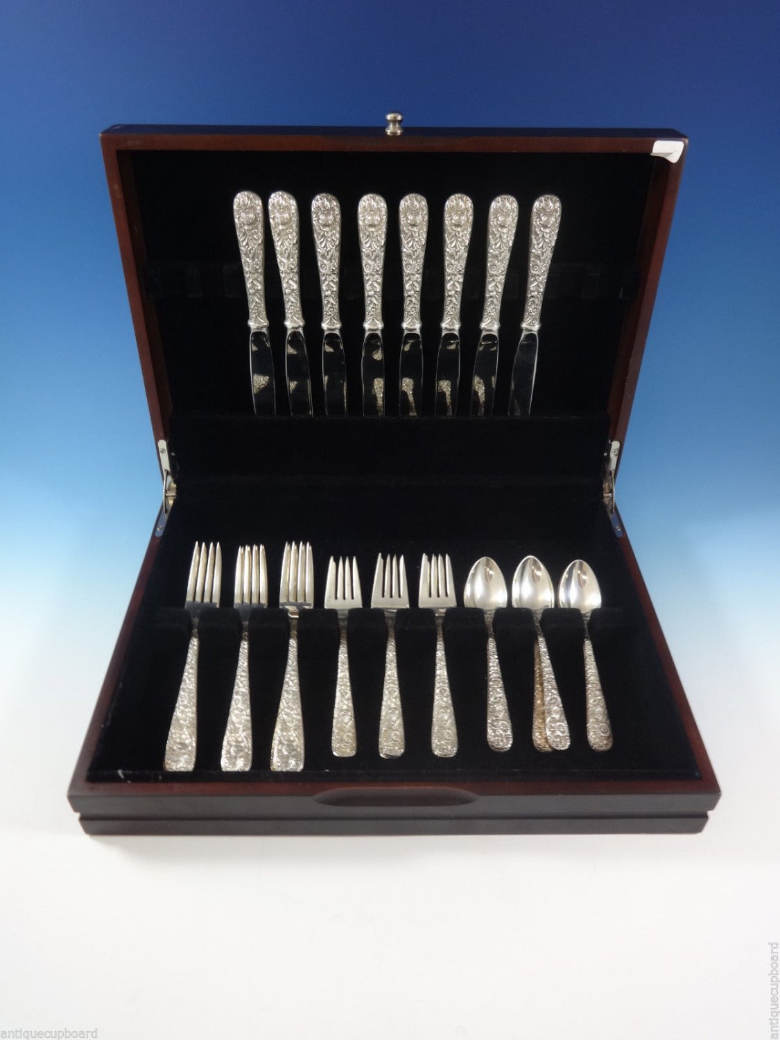 Repousse by Kirk Sterling Silver Flatware Set For 8 Service 32 Pieces