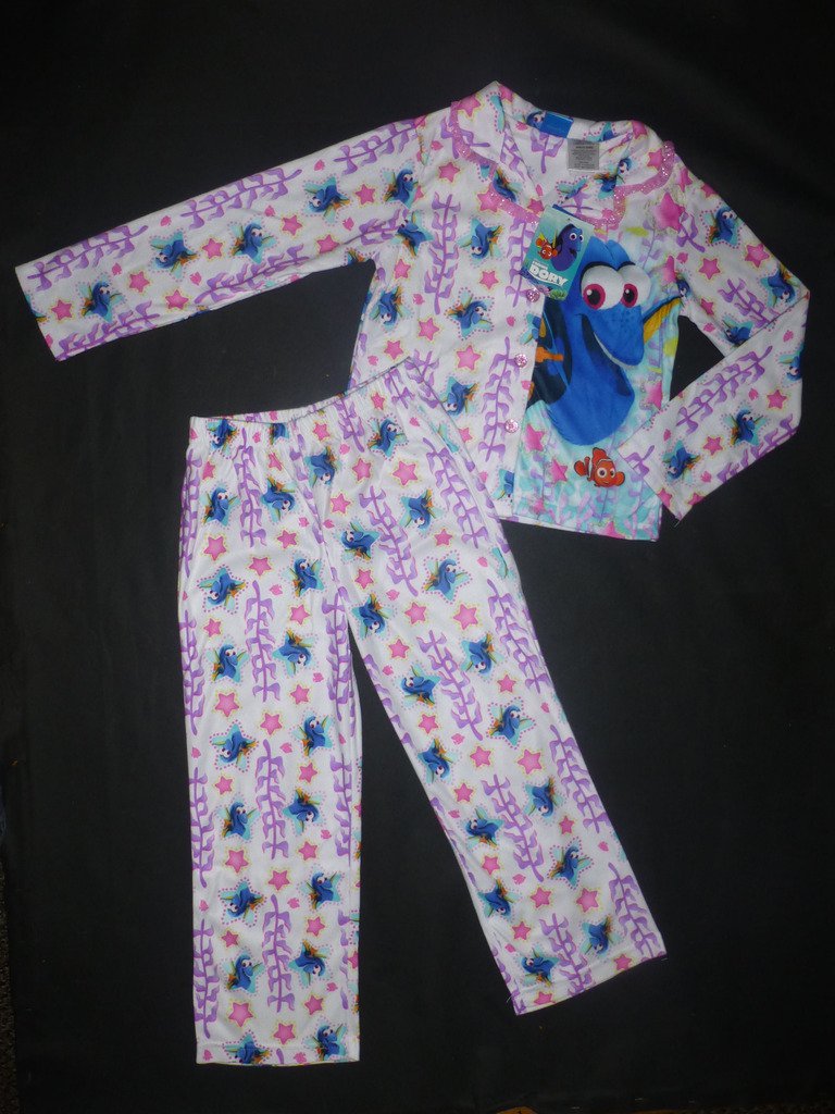 NWT Disney Finding Dory Girls 2 Pc Fleece Button Down Pajamas Set Size 7/8