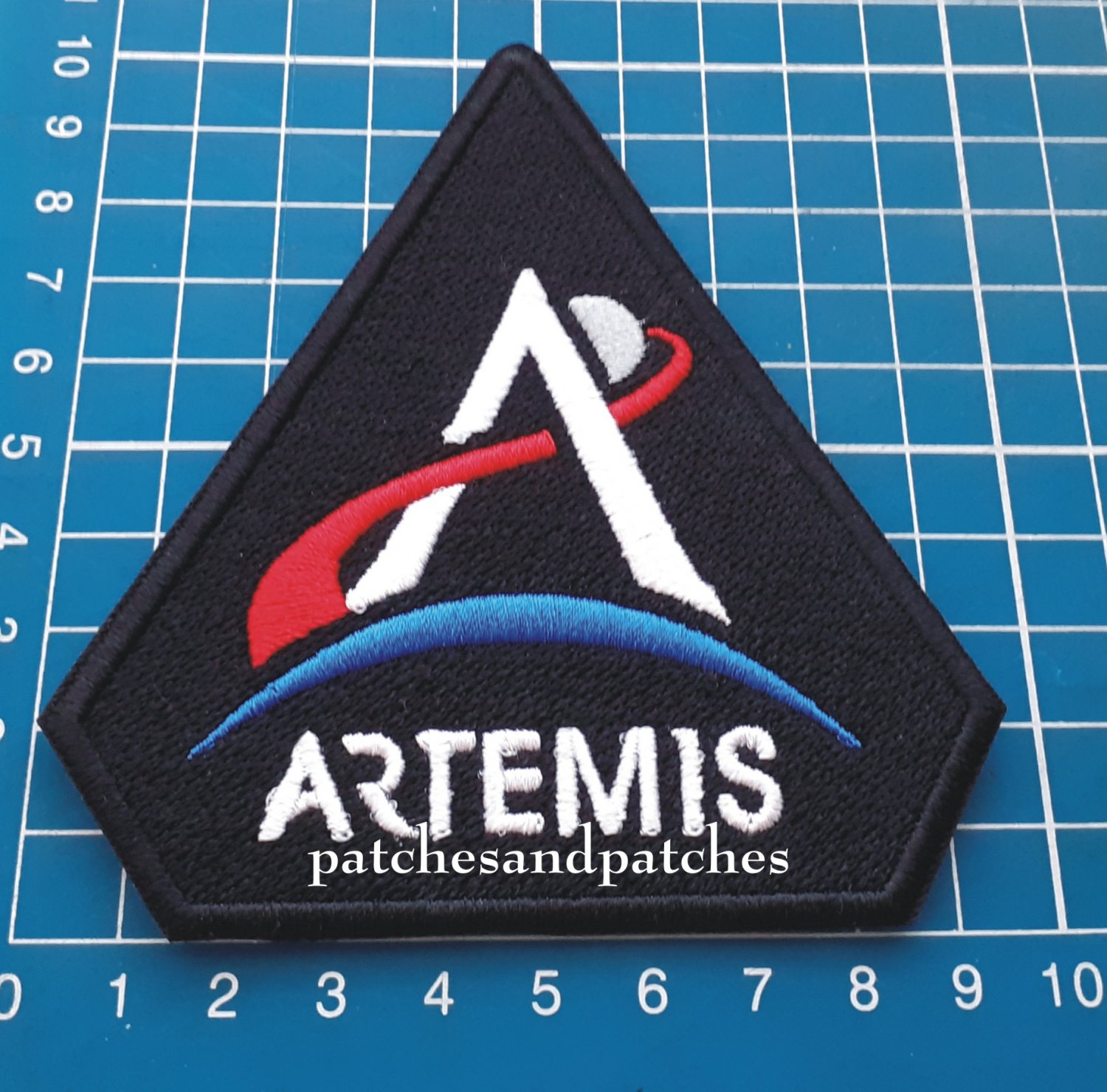 NASA ARTEMIS PROGRAM GOING BACK TO THE MOON LOGO ASTRONAUTS PATCH SEW ON