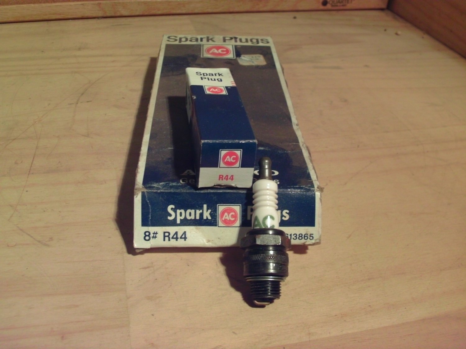 ACDelco R44 Original Equipment OE NOS Spark Plug General Motors GM