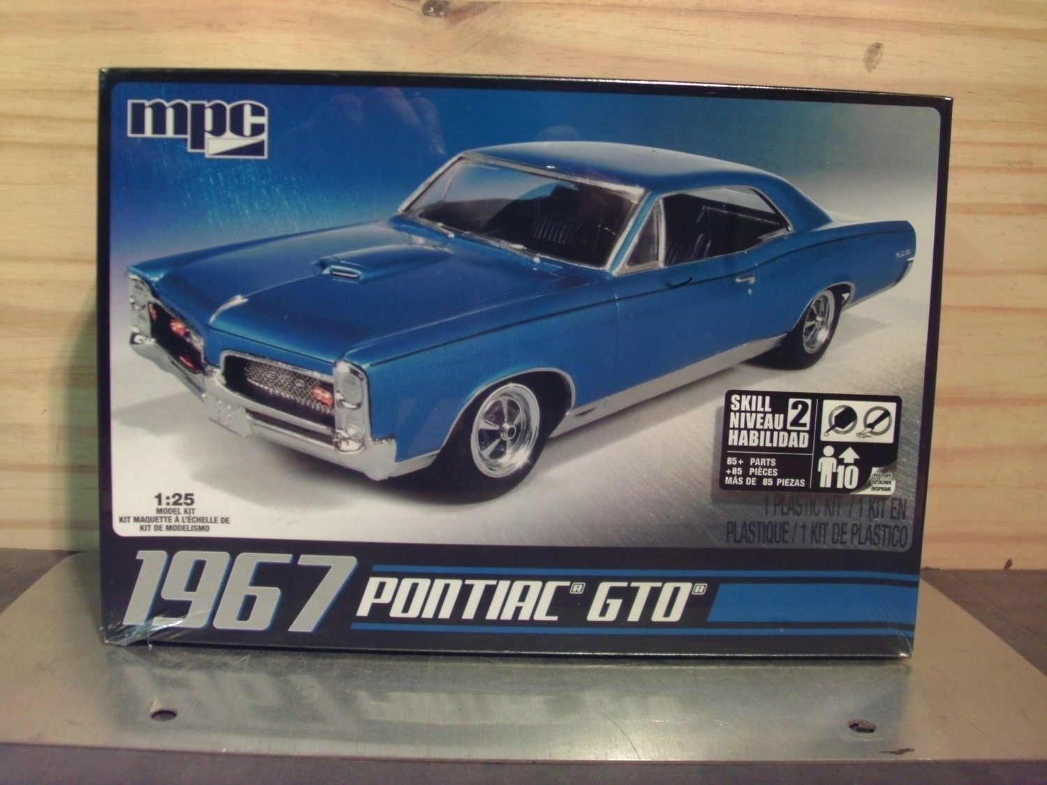 MPC 1967 Pontiac GTO 1/25 Scale Model Kit MPC710