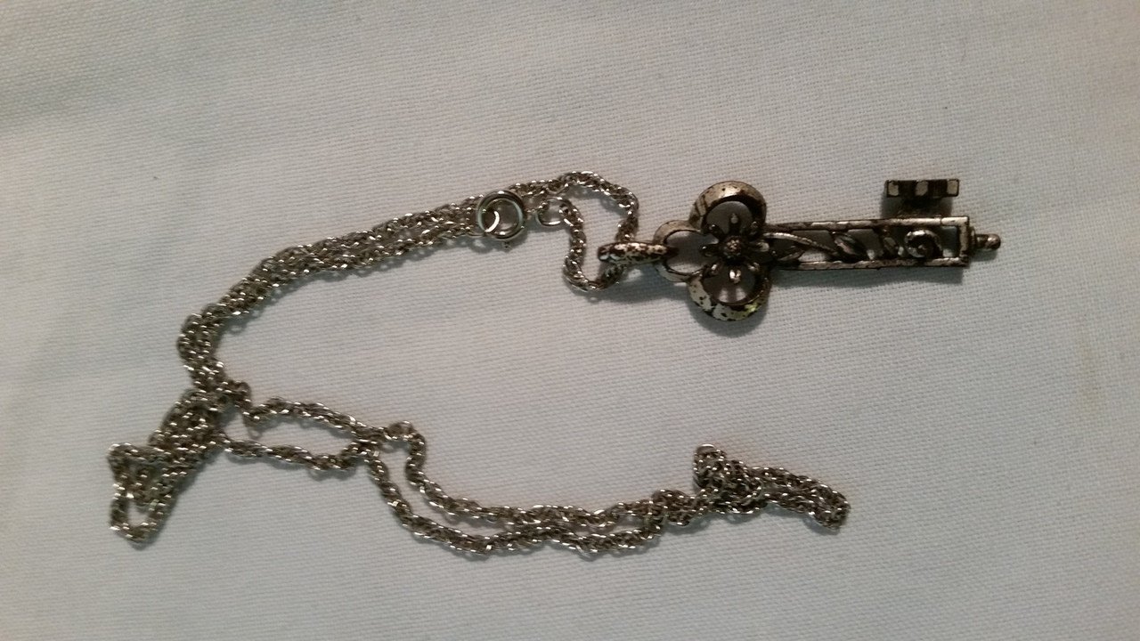 Vintage Ladies Necklace with Pendants