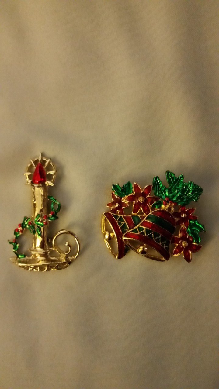 Vintage Christmas Pins lot of 2