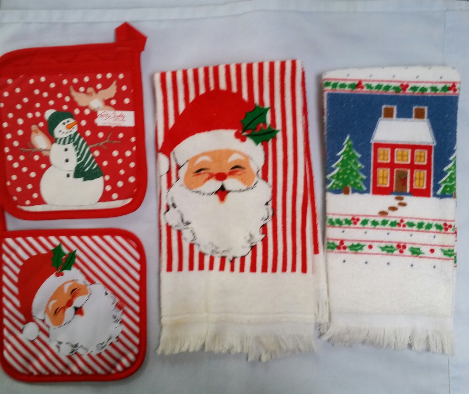 Holiday Hand Towels and Pot Holders 4 pcs set