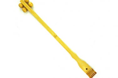 Four-ball back scratcher