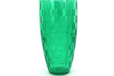 Plastic tumbler with weave pattern