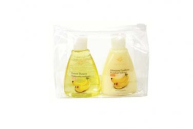 Moisturizing shampoo and conditioner travel pack in case