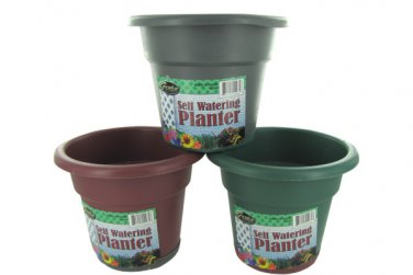 Self-watering planter