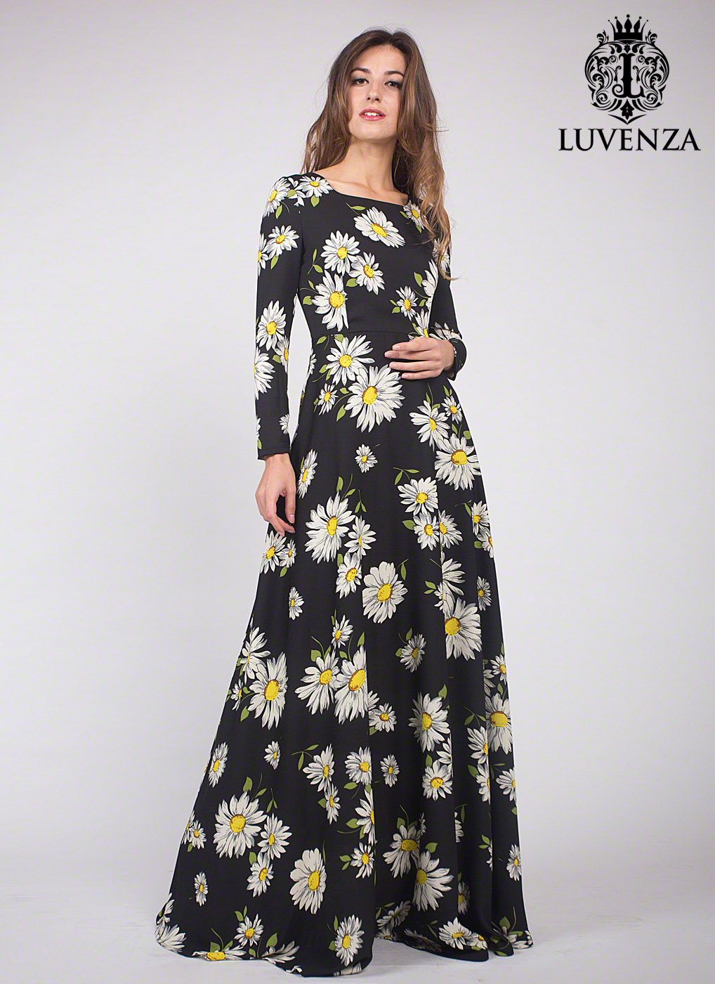 Long Sleeve Black Daisy Print Maxi Dress with Long Flowing Skirt