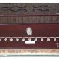 HARMONIUM No. 5600m/MAHARAJAâ„¢A440/11STOP/COUPLER/42KEY/MAHOGANY/BOOK/BAG/DD-1