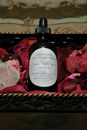 Dageus' Amber Musk Body Oil