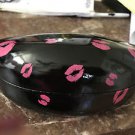 NEW Betsey Johnson Black w/Classic Pink Pucker Kissing Lips Sunglass/Reader Case