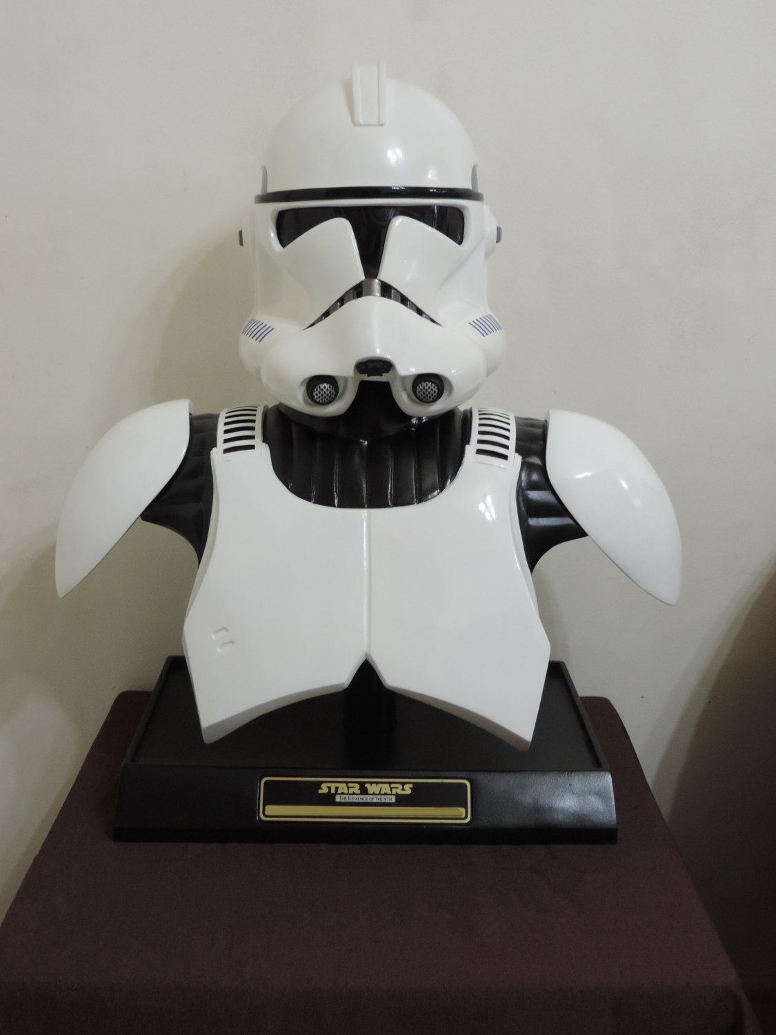 life size clone trooper statue