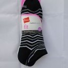 4 Pack Hanes Low Cut Comfort Collection Socks Black White Great Quality!! 8-12