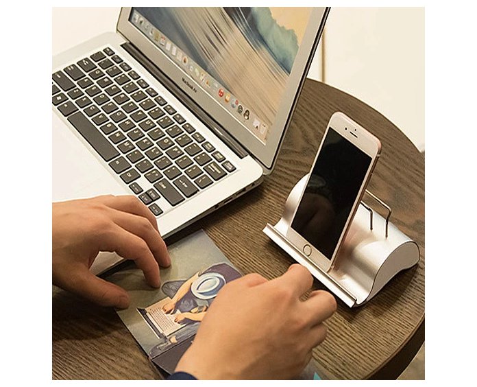 Android Gadget Charging Station with Stand