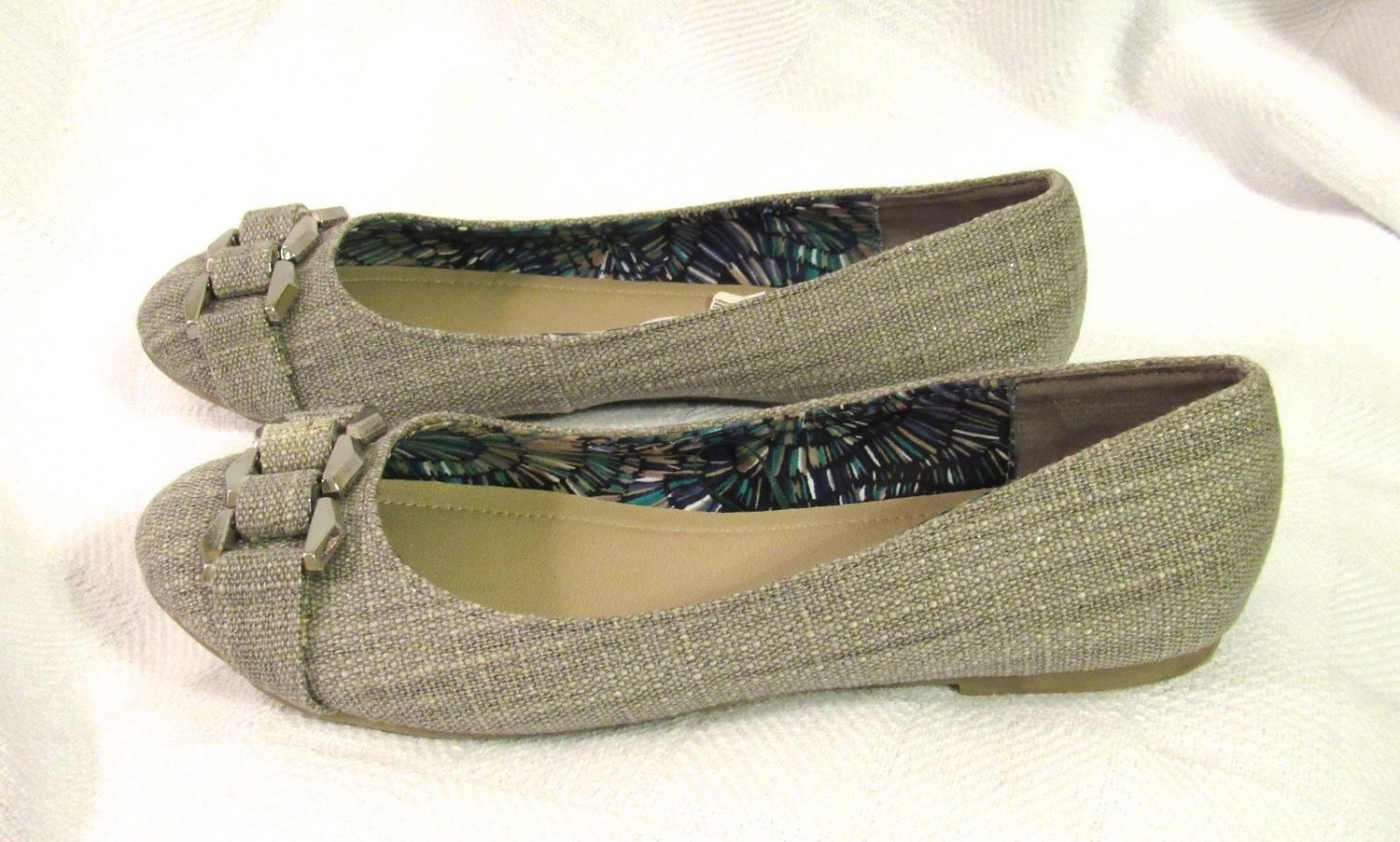 Report Women's Linx Gray Chain Trim Flats Slip Ons Size: 8