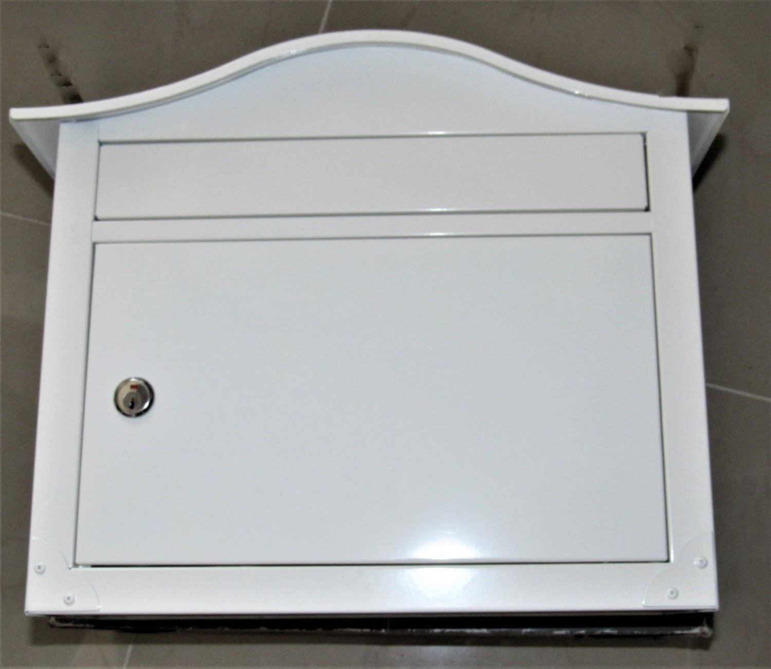 Architectural Mailboxes Saratoga Wall Mount Metal Mailbox w/Keys Powder Coated