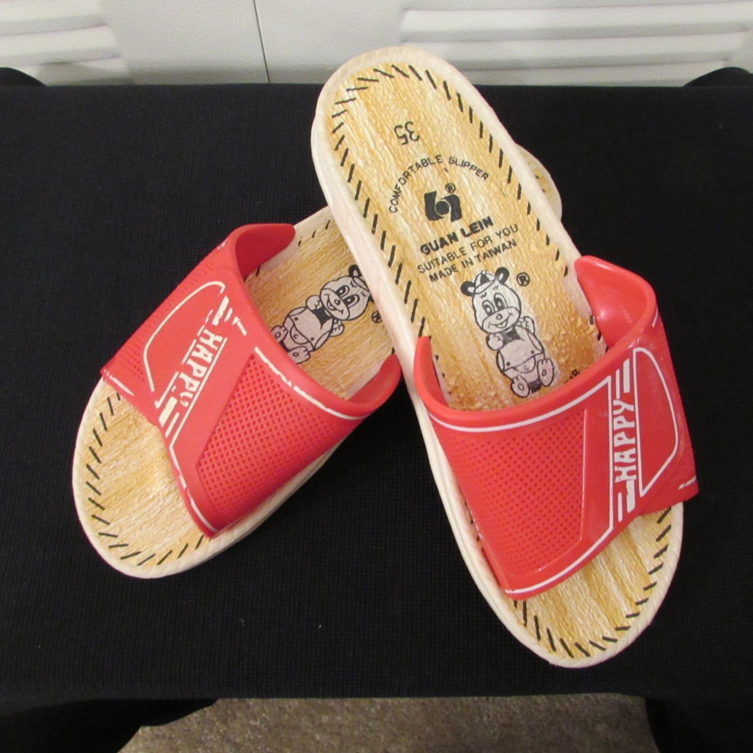 Guan Lein Rubber Slipper "The Modern Bear" Size: 7 Kids