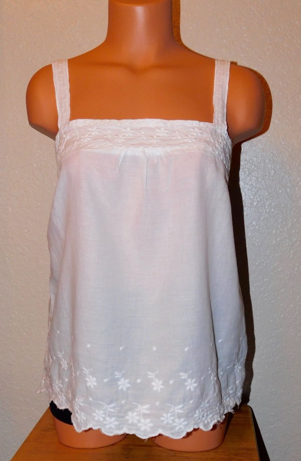 American Eagle White Lace Summer Top Adjustable Straps Size: 14