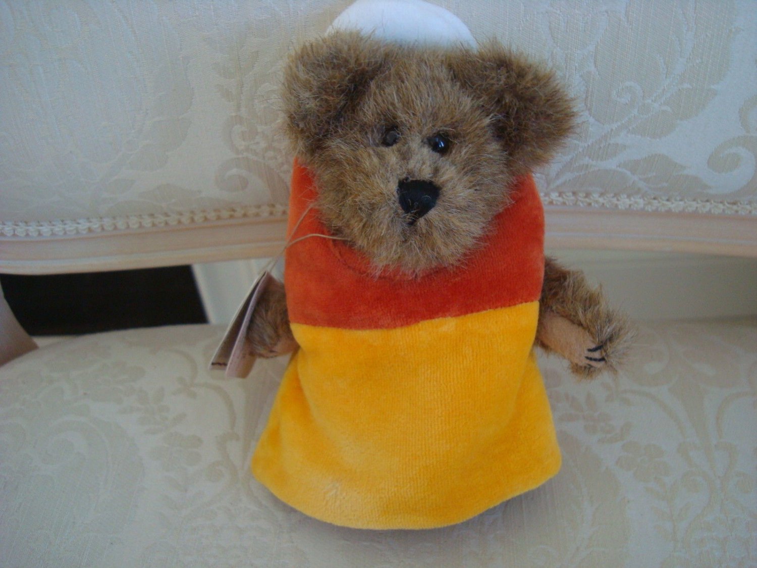 BOYDS CANDY B CORN 6" HALLOWEEN BEAR **BEING SOLD AS IS"