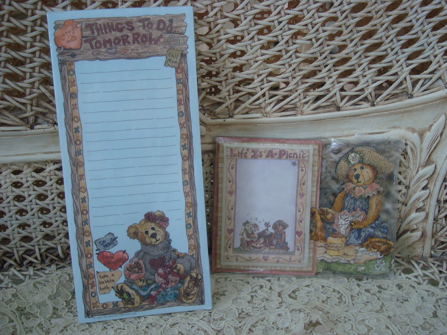 BOYDS BEARS MAGNETIC PAPER PAD & POST IT NOTES HOLDER WITH POST IT NOTES *CUTE*