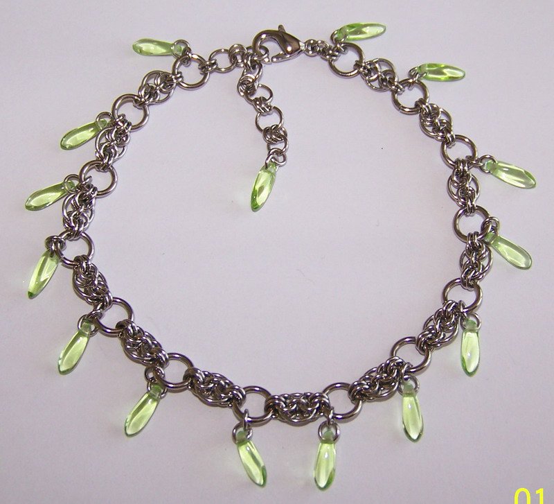 Peridot Dangle Chainmaille Anklet handmade by Sapphire Rain Designs