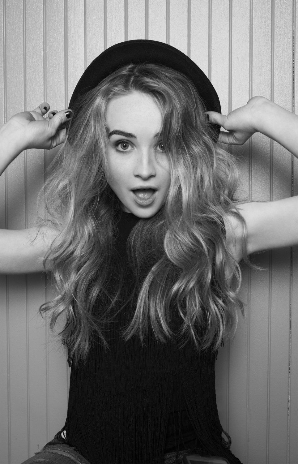 Sabrina Carpenter 18"x28" (45cm/70cm) Poster