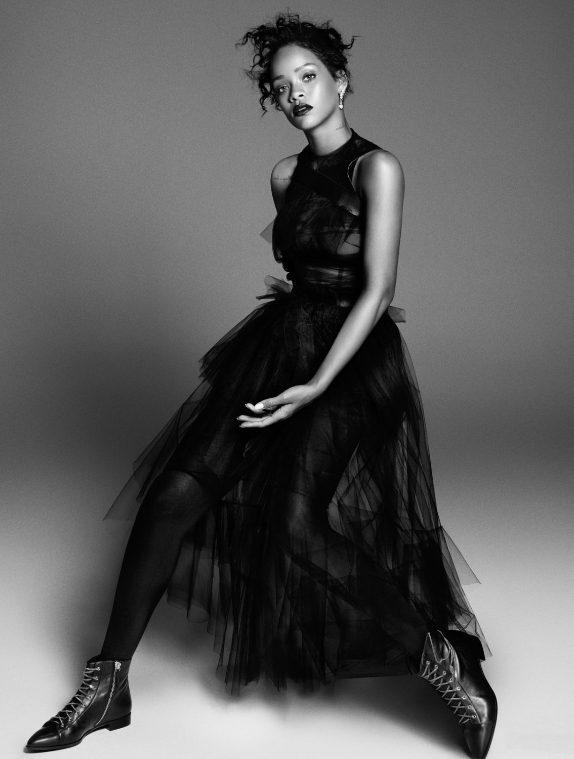 Rihanna 18"x28" (45cm/70cm) Poster