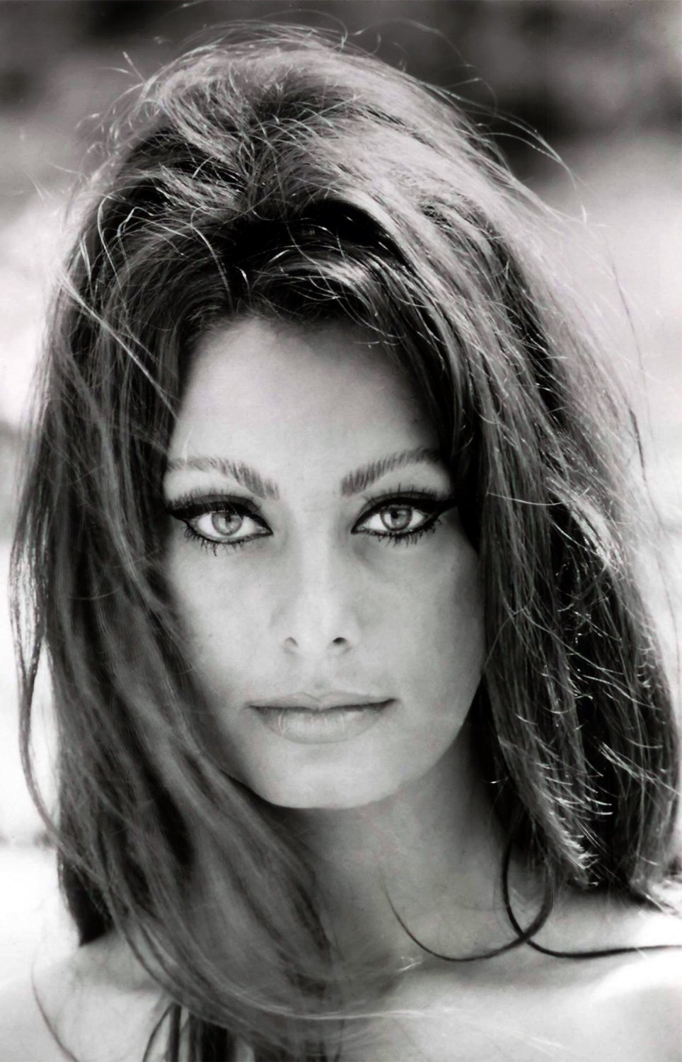 Sophia Loren 13"x19" (32cm/49cm) Polyester Fabric Poster