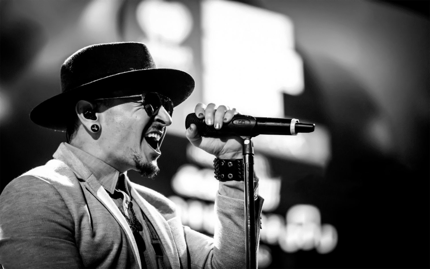 Chester Bennington 18"x28" (45cm/70cm) Canvas Print