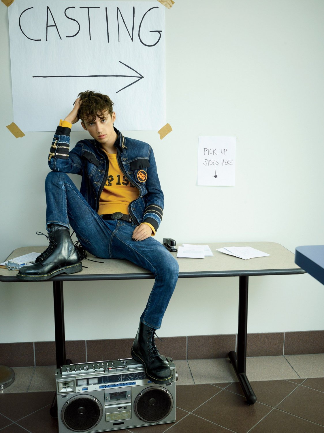 Troye Sivan 13"x19" (32cm/49cm) Polyester Fabric Poster