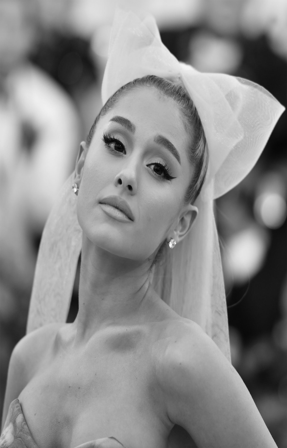 Ariana Grande 18"x28" (45cm/70cm) Canvas Print
