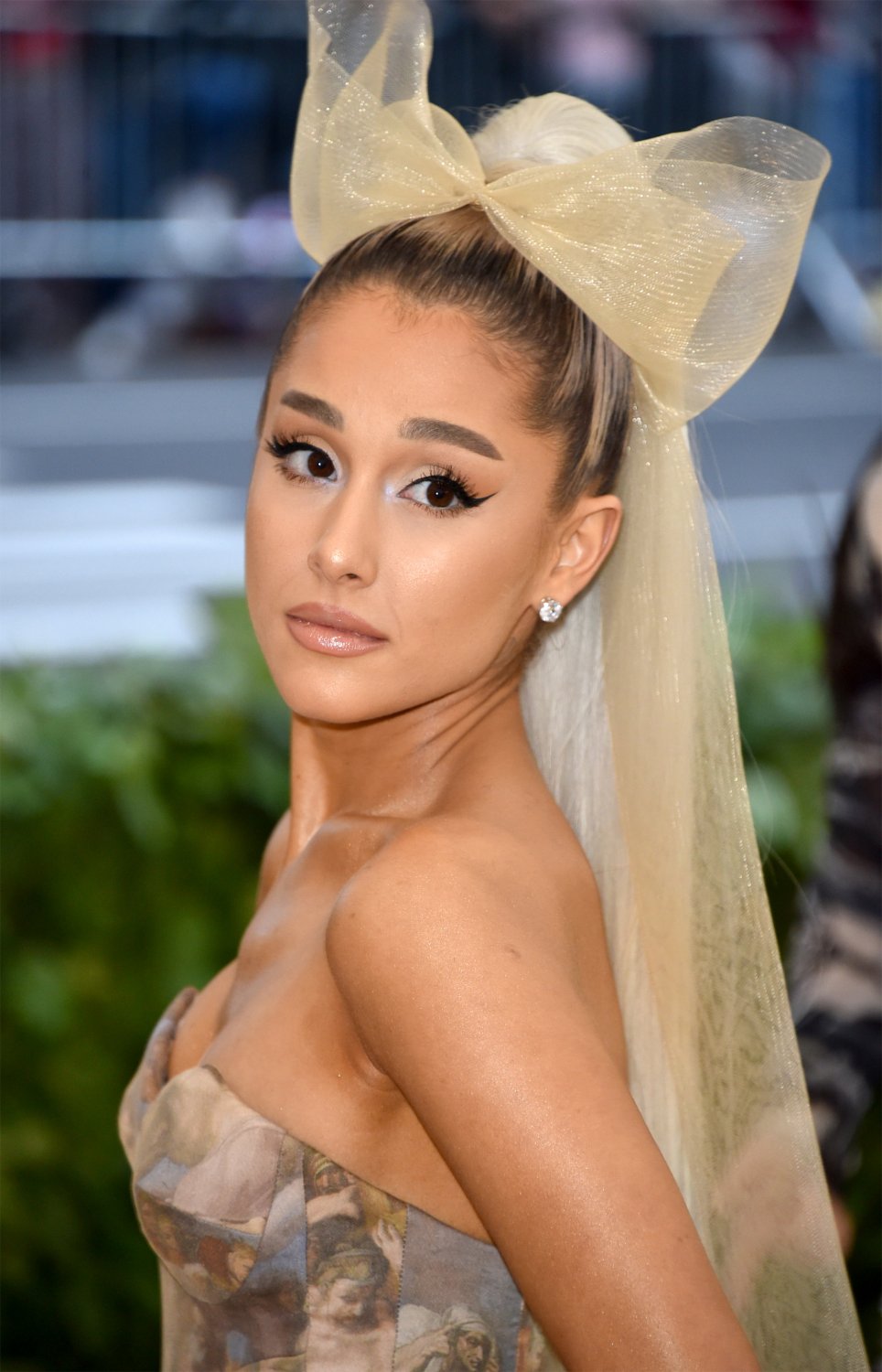 Ariana Grande 18"x28" (45cm/70cm) Canvas Print