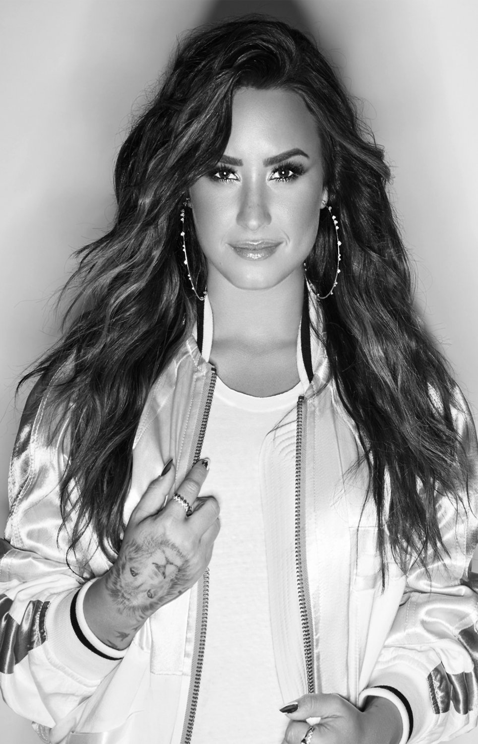 Demi Lovato 13"x19" (32cm/49cm) Polyester Fabric Poster