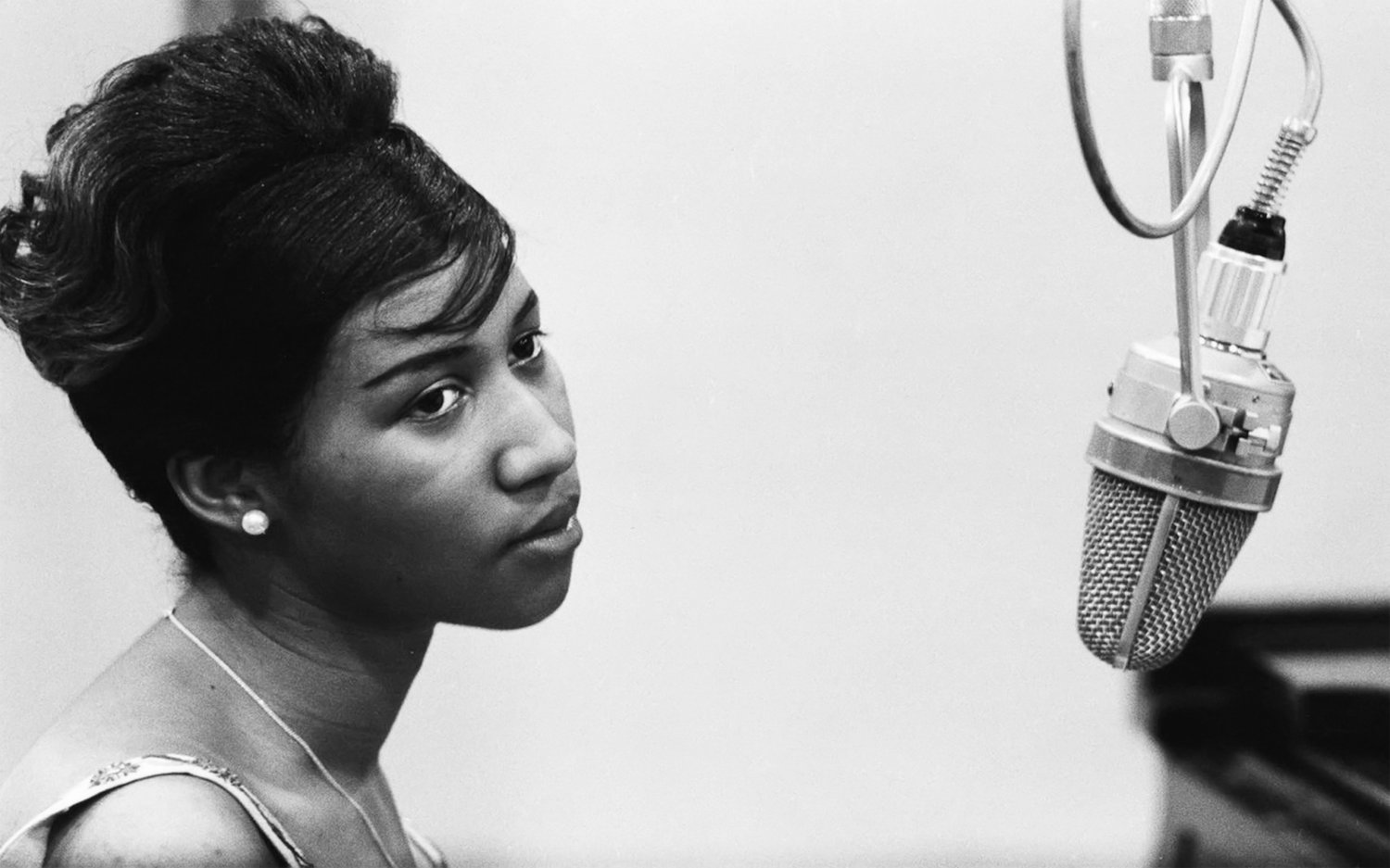 Aretha Franklin 18"x28" (45cm/70cm) Canvas Print