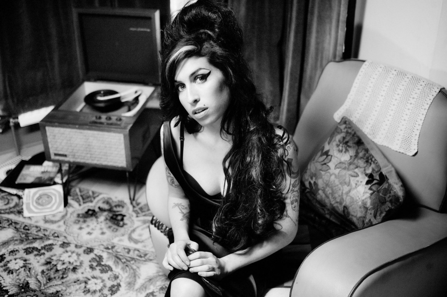 Amy Winehouse 13"x19" (32cm/49cm) Polyester Fabric Poster