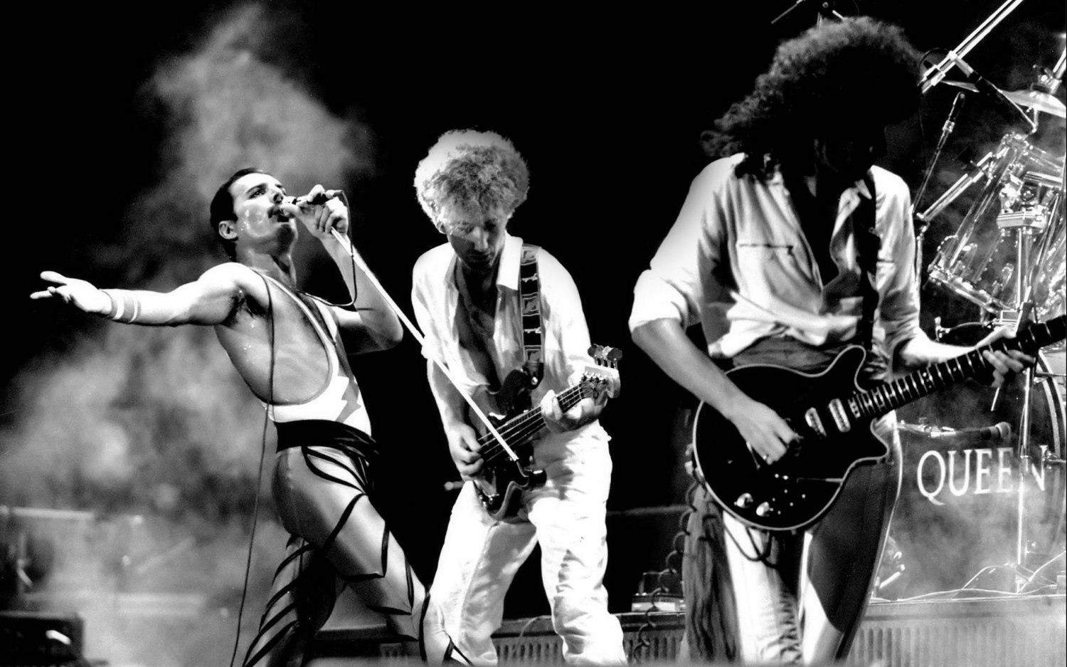 Freddie Mercury Queen 18"x28" (45cm/70cm) Poster