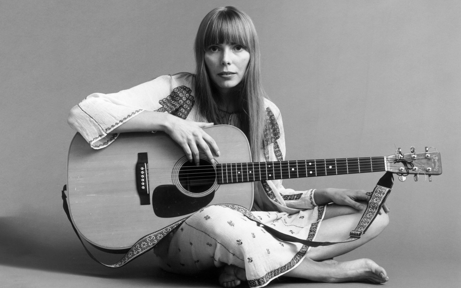 Joni Mitchell 13"x19" (32cm/49cm) Polyester Fabric Poster