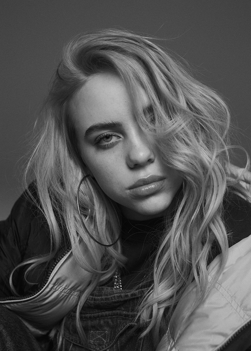 Billie Eilish 18"x28" (45cm/70cm) Canvas Print