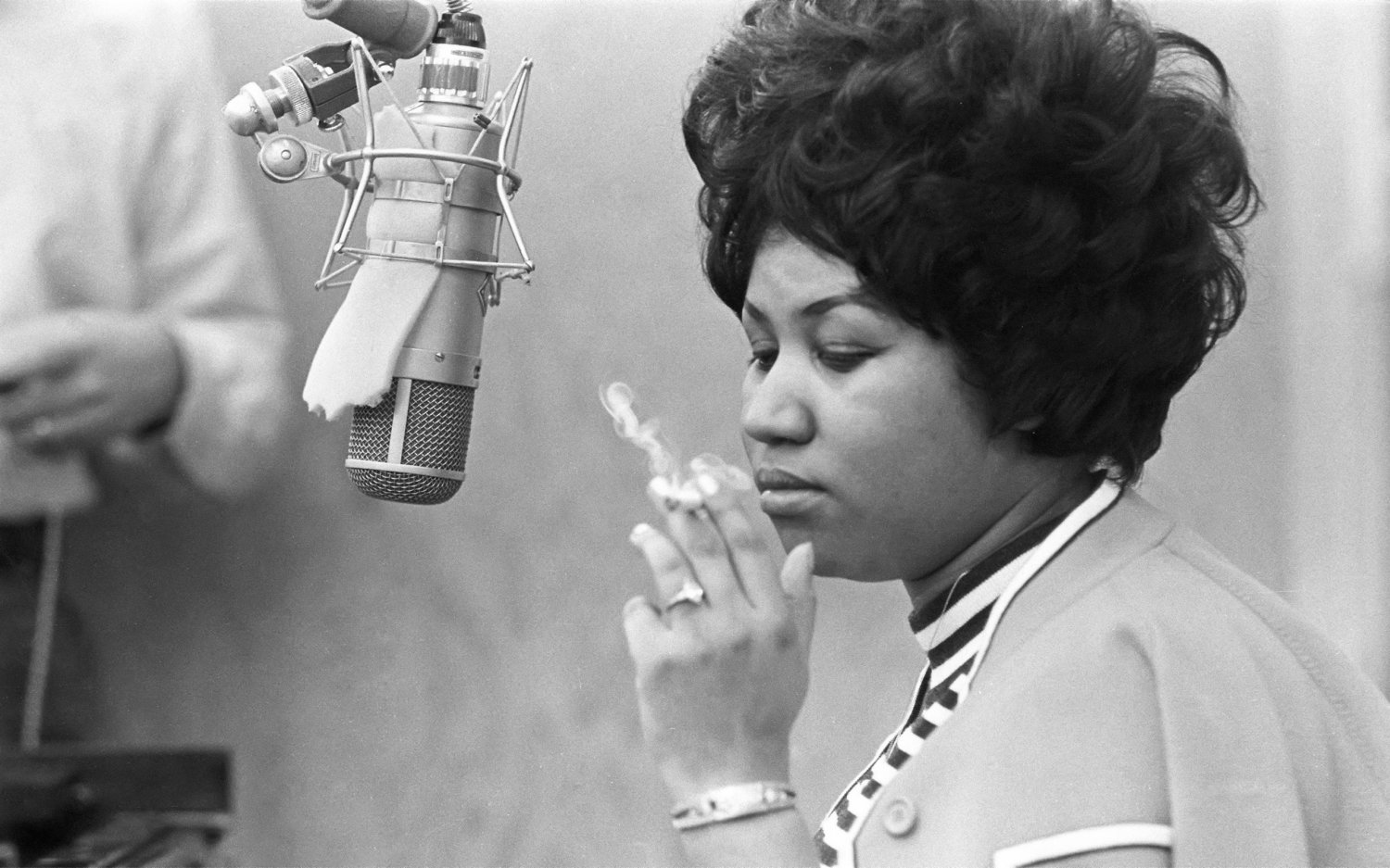 Aretha Franklin Cigar Cigarette 18"x28" (45cm/70cm) Poster