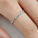 .925 Sterling Silver ring size 5 Infinity Twist Braided Midi Ladies Kids New p70