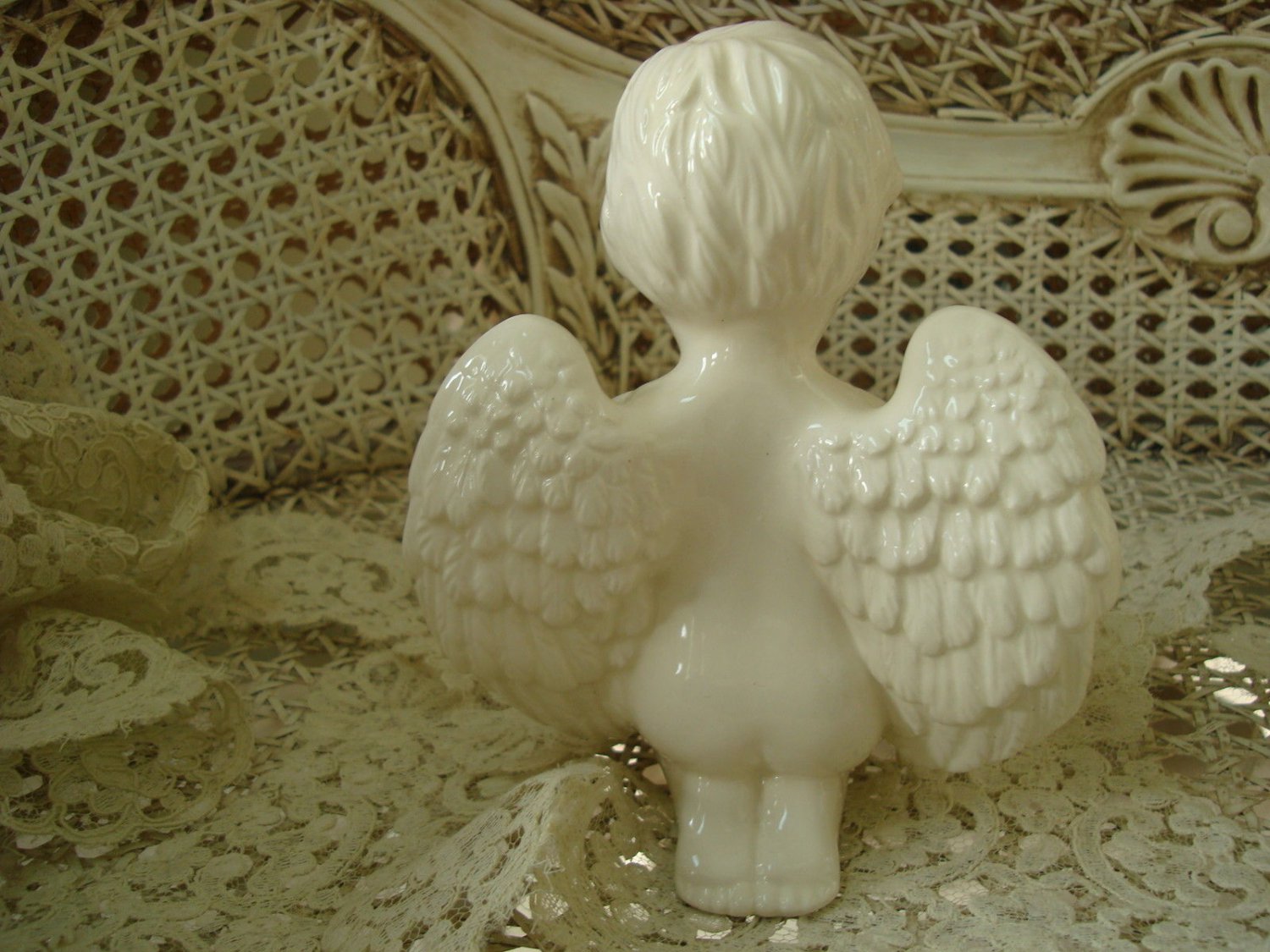 Beautiful Vintage Ceramic Angel Cherub Figurine Holding Present Gift