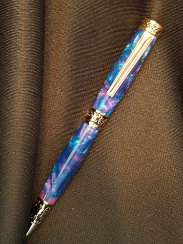 Pretty "Leaf Design" pen